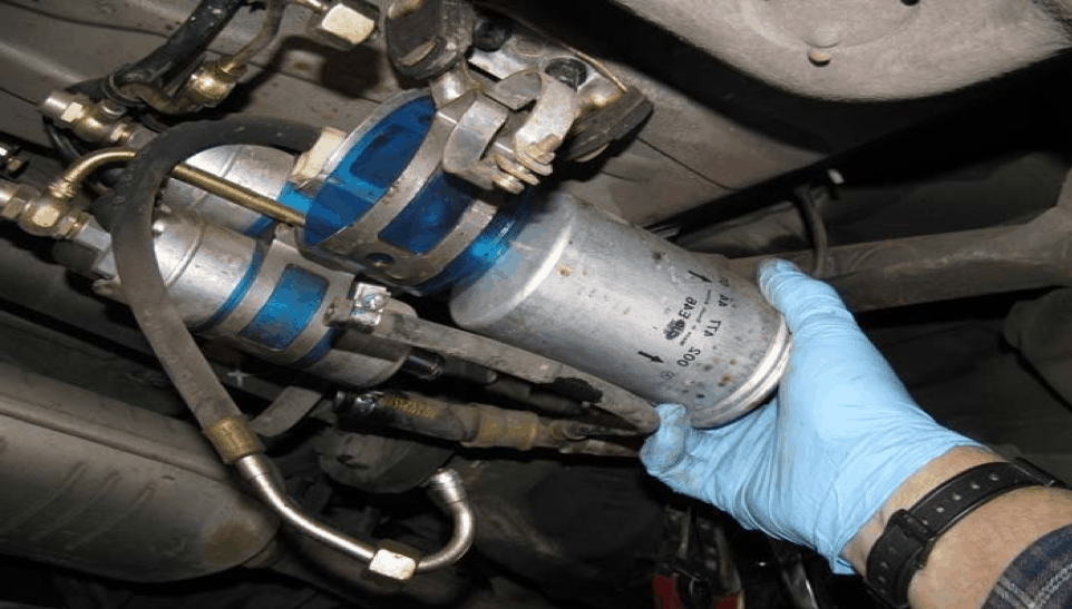 Nên thay lọc nhiên liệu sau mỗi 40000 km giúp hệ thống nhiên liệu hoạt động tốt.